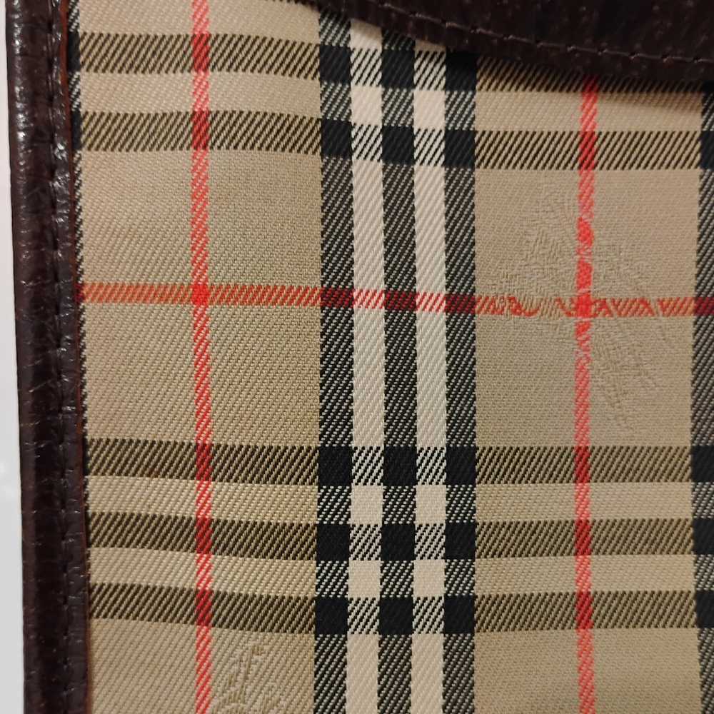 Burberrys Vintage Nova Check Clutch With Brown Leather - Picture 8 of 16